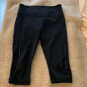 lightly used lululemon sunset salutation crop sz 8